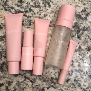 Kylie Skin Set by Kylie Jenner